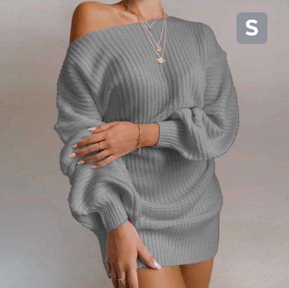 WOMEN'S CLOTHES - Picture 3 of 16